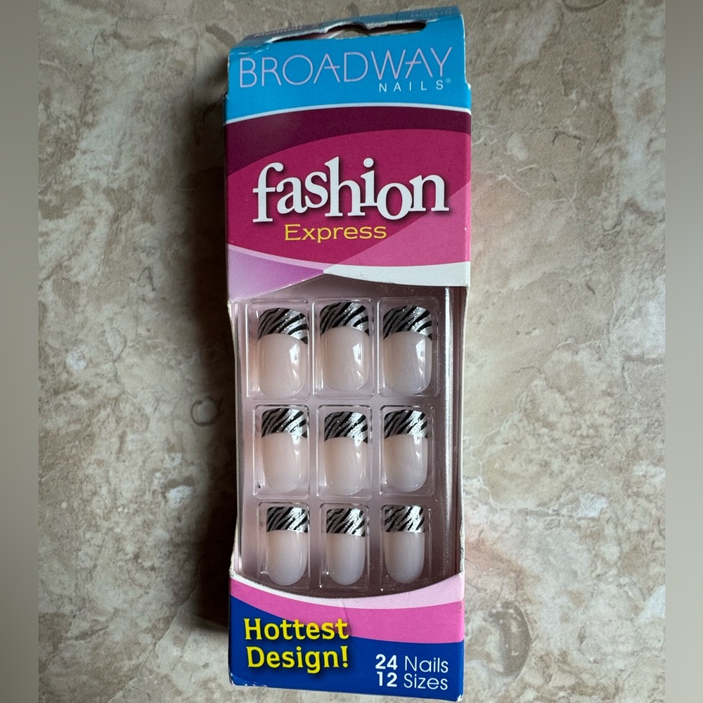 Broadway Nails Fashion Express Zebra Print Black White Tip Nails Kit 24 Nail Set